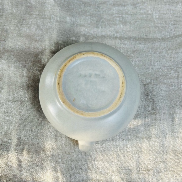 Pfaltzgraff Small cottage Pitcher/Gravy Boat or Creamer Yorktowne Blue Pattern - Picture 6 of 6